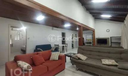 Casa com 3 quartos à venda na Rua Petúnia, 183, Enseada de Brito, Palhoça, 120 m2 por R$ 670.000
