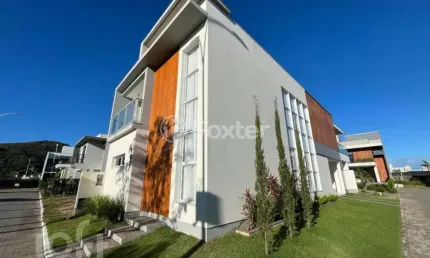Casa em condomínio fechado com 3 quartos à venda na Avenida Deltaville, 187, Beira Rio, Biguaçu, 230 m2 por R$ 1.390.000