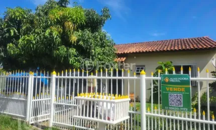 Casa com 3 quartos à venda na Rua Albertina Paz, 219, Restinga, Porto Alegre, 80 m2 por R$ 240.000