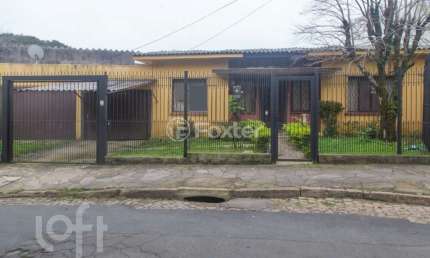 Casa com 3 quartos à venda na Praça Paulo de Aragão Bozano, 46, Vila Ipiranga, Porto Alegre, 140 m2 por R$ 675.000