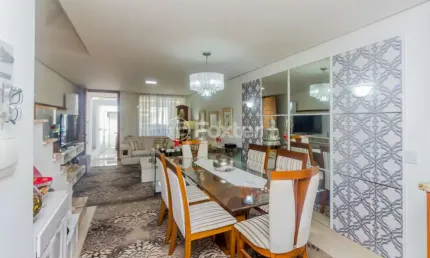 Casa em condomínio fechado com 3 quartos à venda na Rua Heitor Kramer, 680, Guarujá, Porto Alegre, 222 m2 por R$ 726.000