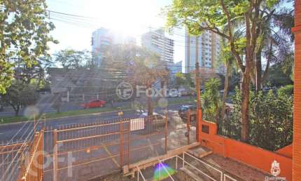 Casa com 3 quartos à venda na Rua Professor Cristiano Fischer, 172, Jardim do Salso, Porto Alegre, 506 m2 por R$ 2.250.000