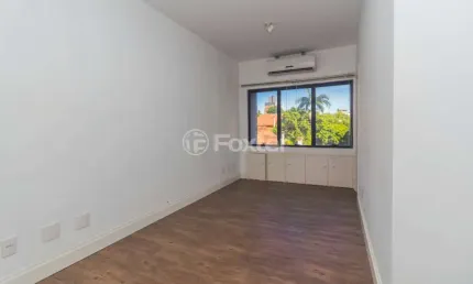 Sala comercial com 1 sala à venda na rua general souza doca, 71, petrópolis, porto alegre, 36 m2 por r$ 165.000