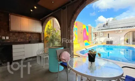 Casa com 3 quartos à venda na Rua Professor Pedro Santa Helena, 300, Jardim do Salso, Porto Alegre, 420 m2 por R$ 1.550.000