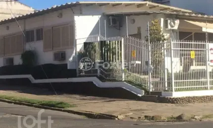Casa com 1 quarto à venda na rua doutor joão simplício alves de carvalho, 132, vila ipiranga, porto alegre, 180 m2 por r$ 1.150.000