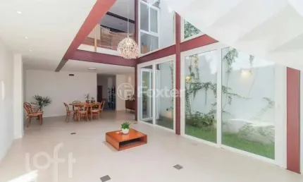 Casa com 4 quartos à venda na Rua Demétrio Ribeiro, 476, Centro Histórico, Porto Alegre, 450 m2 por R$ 1.990.000