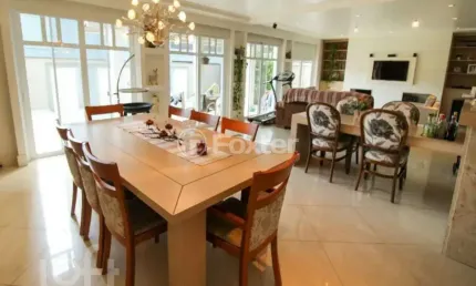 Casa em condomínio fechado com 3 quartos à venda na Rua Attílio Bilibio, 120, Jardim Carvalho, Porto Alegre, 375 m2 por R$ 2.499.900