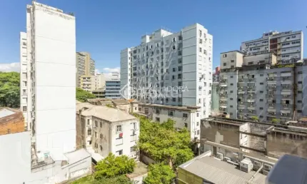 Kitnet / Stúdio à venda na Rua Vigário José Inácio, 700, Centro Histórico, Porto Alegre, 32 m2 por R$ 220.939