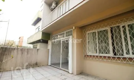 Casa com 3 quartos à venda na rua joão abbott, 528, petrópolis, porto alegre, 163 m2 por r$ 1.199.000