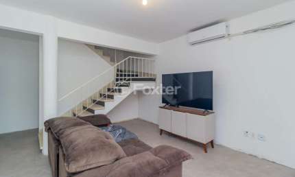 Casa com 5 quartos à venda na Rua Buarque de Macedo, 846, São João, Porto Alegre, 170 m2 por R$ 800.000