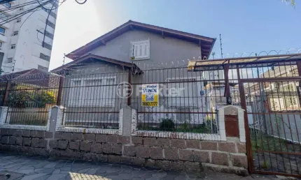 Casa com 4 quartos à venda na Rua Doutor Oscar Bittencourt, 154, Menino Deus, Porto Alegre, 350 m2 por R$ 1.597.000
