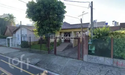 Casa com 3 quartos à venda na Avenida Benno Mentz, 356, Vila Ipiranga, Porto Alegre, 135 m2 por R$ 959.000