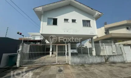 Apartamento com 2 quartos à venda na rua jardim esperança, 20, carianos, florianópolis, 55 m2 por r$ 410.000