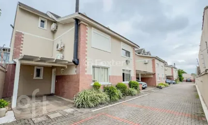 Casa em condomínio fechado com 3 quartos à venda na Rua Augusto Attílio Giordani, 87, São Sebastião, Porto Alegre, 149 m2 por R$ 753.999