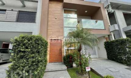Casa com 3 quartos à venda na Avenida Deltaville, 207, Beira Rio, Biguaçu, 227 m2 por R$ 1.259.000