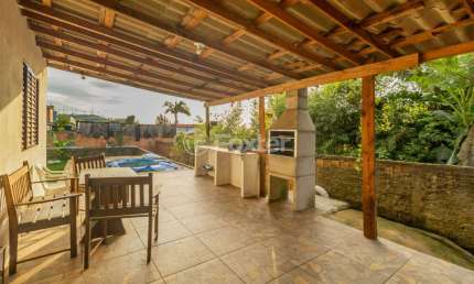 Casa com 2 quartos à venda na Rua Nove de Junho, 1645, Vila São José, Porto Alegre, 80 m2 por R$ 260.000