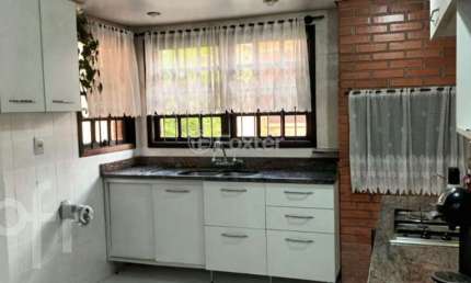 Casa com 3 quartos à venda na Avenida Marquês de Souza, 119, Jardim São Pedro, Porto Alegre, 280 m2 por R$ 950.000