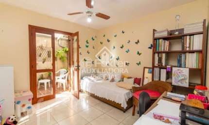 Casa com 4 quartos à venda na Rua Artur Azevedo, 242, Partenon, Porto Alegre, 220 m2 por R$ 800.000