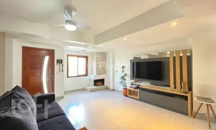 Casa com 4 quartos à venda na Rua Carlos Frederico Albers, 30, Espírito Santo, Porto Alegre, 191 m2 por R$ 640.000