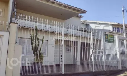 Casa com 4 quartos à venda na Rua Paulo Setúbal, 97, Passo da Areia, Porto Alegre, 312 m2 por R$ 969.000
