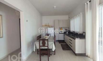Casa com 4 quartos à venda na Rua Bertoldo Manoel Rodrigues, 4275, Enseada de Brito, Palhoça, 121 m2 por R$ 900.000