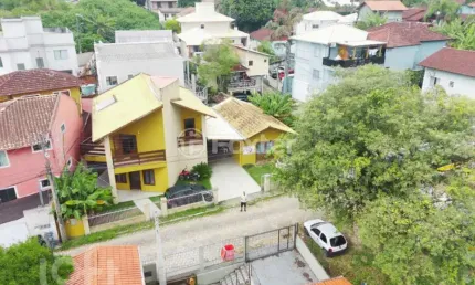 Casa com 3 quartos à venda na servidão das vassouras, 777, lagoa da conceição, florianópolis, 227 m2 por r$ 2.500.000