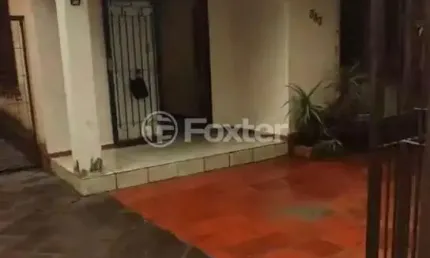 Casa com 2 quartos à venda na avenida valado, 383, vila joão pessoa, porto alegre, 128 m2 por r$ 371.000