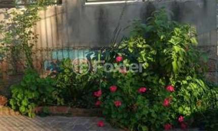 Casa com 2 quartos à venda na Avenida São Sebastião, 107, Nonoai, Porto Alegre, 240 m2 por R$ 470.000