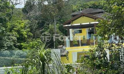 Casa com 3 quartos à venda na Alameda das Acácias, 210, Praia das Taquaras, Balneário Camboriú, 524 m2 por R$ 3.497.000
