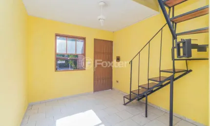 Casa em condomínio fechado com 2 quartos à venda na Avenida Vicente Monteggia, 2772, Cavalhada, Porto Alegre, 42 m2 por R$ 142.500