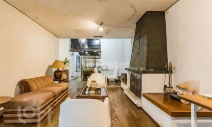 Casa com 3 quartos à venda na rua quintino bocaiúva, 400, rio branco, porto alegre, 271 m2 por r$ 2.500.000