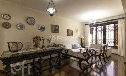 Casa com 3 quartos à venda na Rua Itapeva, 136, Passo da Areia, Porto Alegre, 350 m2 por R$ 1.600.000