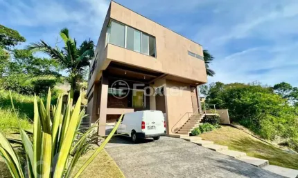 Casa em condomínio fechado com 3 quartos à venda na Rua Francelina Domingos de Jesus, 520, Roçado, São José, 220 m2 por R$ 2.800.000