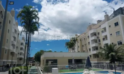 Apartamento com 2 quartos à venda na Rua Vereador Jacob Knabben da Silva, 3050, Pagani, Palhoça, 60 m2 por R$ 330.000