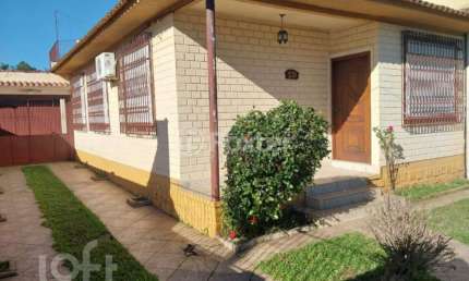 Casa com 3 quartos à venda na Rua Stephan Zweig, 120, Cavalhada, Porto Alegre, 125 m2 por R$ 550.000
