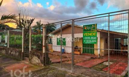 Casa com 3 quartos à venda na Rua Remi Henrique Müller, 170, Hamburgo Velho, Novo Hamburgo, 127 m2 por R$ 449.990