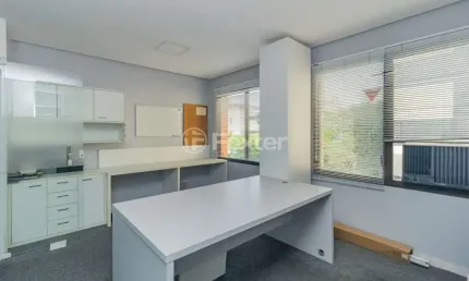 Sala comercial com 1 sala à venda na Rua Carazinho, 652, Petrópolis, Porto Alegre, 33 m2 por R$ 243.000