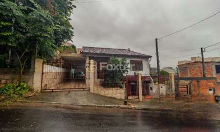 Casa com 3 quartos à venda na Beco Dois, 205, Costa e Silva, Porto Alegre, 240 m2 por R$ 475.000