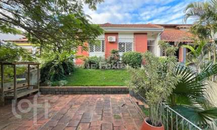 Casa com 3 quartos à venda na Rua Silvério Souto, 480, Teresópolis, Porto Alegre, 160 m2 por R$ 490.000