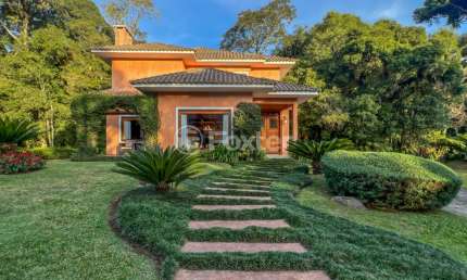 Casa em condomínio fechado com 3 quartos à venda na Rua Biarritz, 111, Lagos do Bosque, Gramado, 227 m2 por R$ 3.700.000
