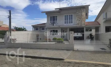 Casa com 3 quartos à venda na Rua Graciliano Carlos de Quadros, 63, Centro, Palhoça, 209 m2 por R$ 1.040.000