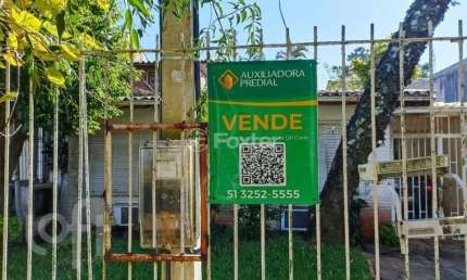 Casa com 3 quartos à venda na Avenida João XXIII, 106, São Sebastião, Porto Alegre, 143 m2 por R$ 750.000