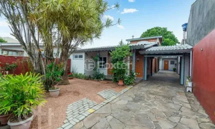 Casa com 3 quartos à venda na Rua Coroados, 114, Vila Monte Carlo, Cachoeirinha, 196 m2 por R$ 590.000