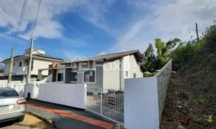 Casa com 3 quartos à venda na Rua Gervásio Timoteo Farias, 85, Bela Vista, Palhoça, 80 m2 por R$ 450.000