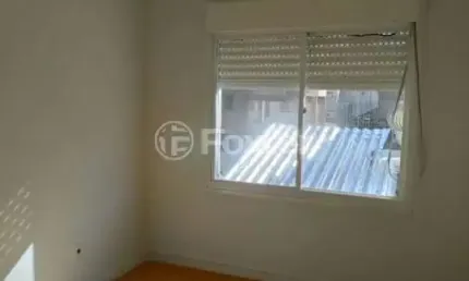 Apartamento com 2 quartos à venda na rua miguel tostes, 905, rio branco, porto alegre, 54 m2 por r$ 300.000