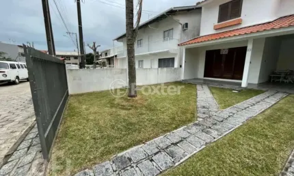 Casa com 3 quartos à venda na Rua dos Corais, 53, Pinheira, Palhoça, 178 m2 por R$ 980.000
