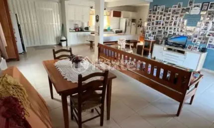 Casa com 8 quartos à venda na Rua Jandaia, 286, Enseada de Brito, Palhoça, 295 m2 por R$ 1.300.000