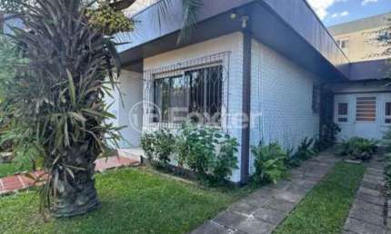Casa com 3 quartos à venda na Rua Ângelo de Carli, 879, Interlagos, Caxias do Sul, 137 m2 por R$ 885.000