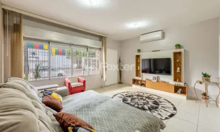 Casa com 4 quartos à venda na Avenida Brino, 128, Santa Maria Goretti, Porto Alegre, 154 m2 por R$ 800.000