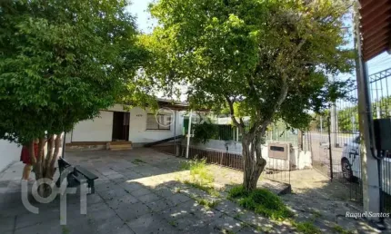 Casa com 3 quartos à venda na Avenida da Cavalhada, 4370, Cavalhada, Porto Alegre, 230 m2 por R$ 630.000